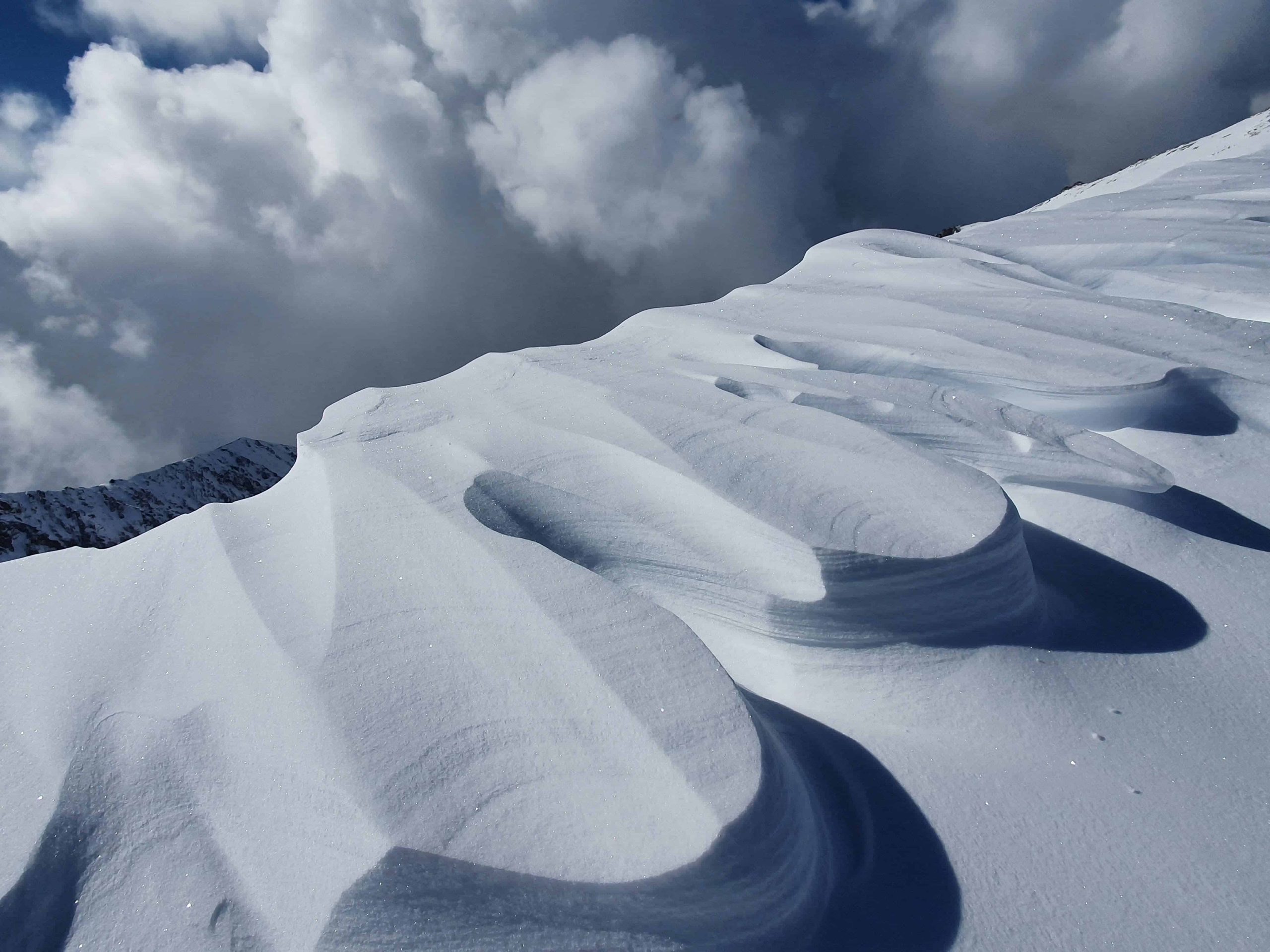 Monitoring signs of avalanche conditions