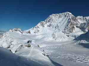 Wanaka Mountain Guides Preparing for an Ascent of Aoraki / Mount Cook