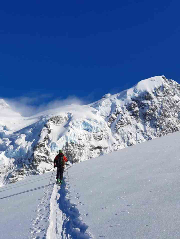 Wanaka Mountain Guides - Glacier Ski and Splitboard Tour