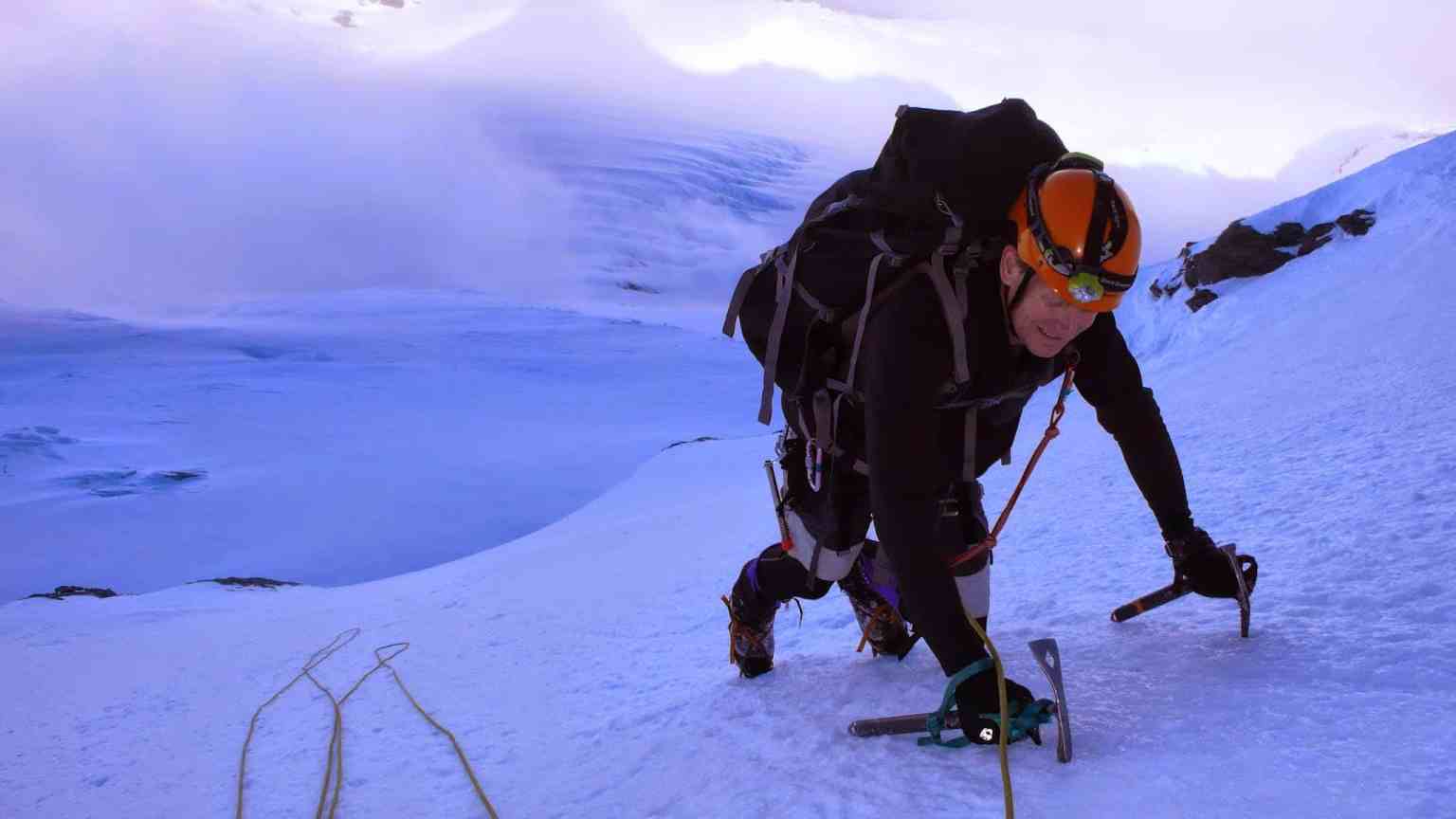 Douglas Peak (3077m)